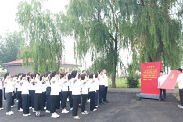 配资专业股票配资门户 临汾一中第一附属学校：追寻红色足迹 凝聚奋进力量